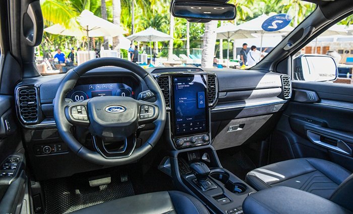 Ford Everest - Nội thất và tiện ích nổi bật