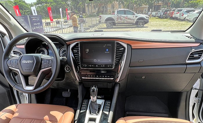 Isuzu mu-X - Động cơ và vận hành