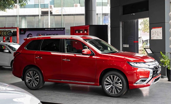 Mitsubishi Outlander - Động cơ và vận hành